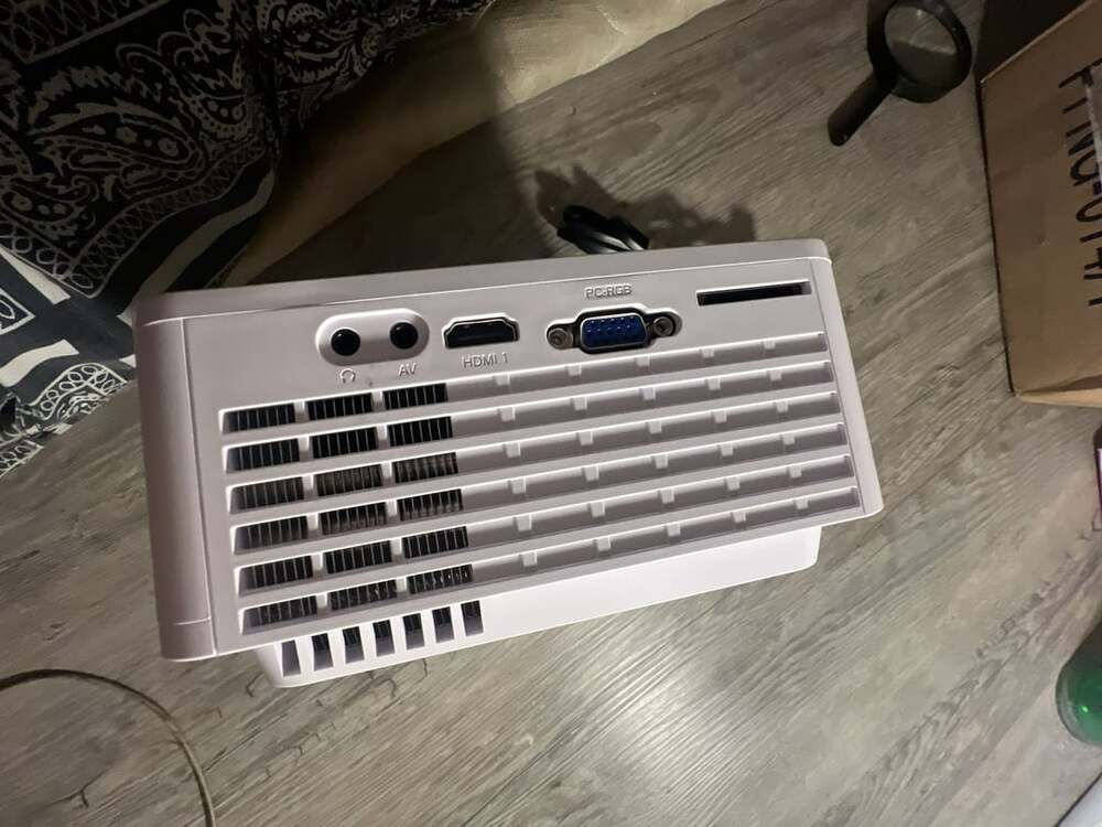TOPVISION Projector Model T6 White LED Projector - Picture 4 of 6